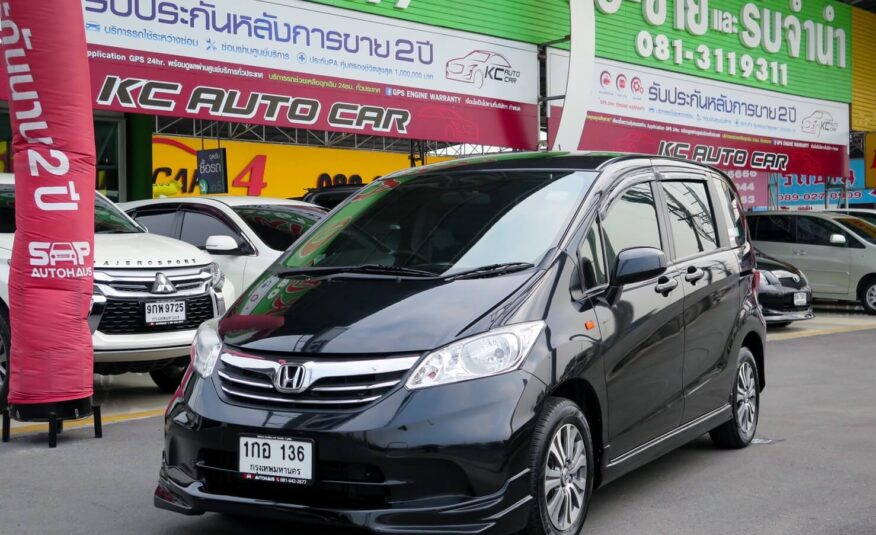 2013 HONDA FREED 1.5 E