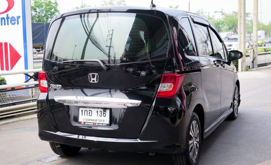 2013 HONDA FREED 1.5 E