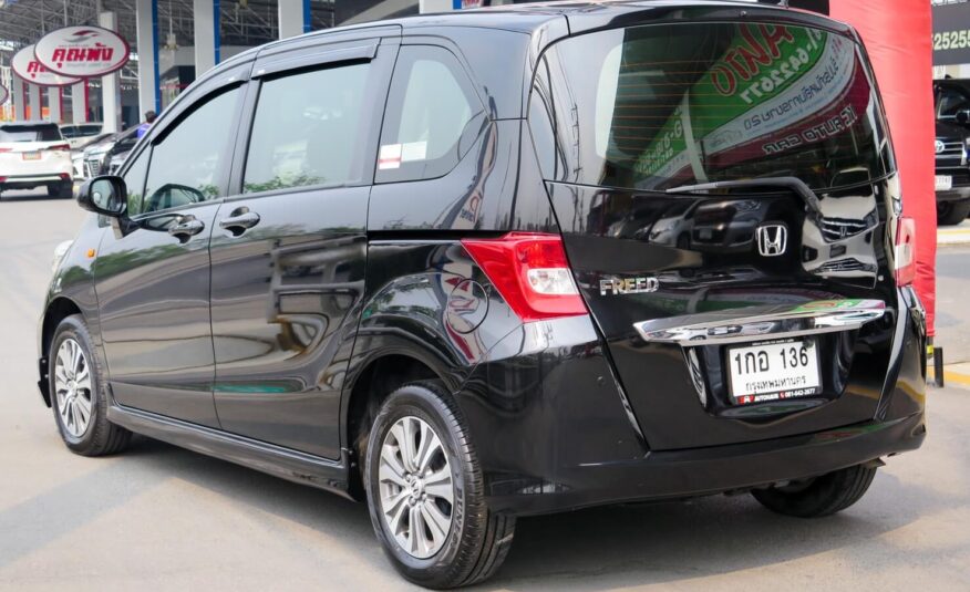 2013 HONDA FREED 1.5 E