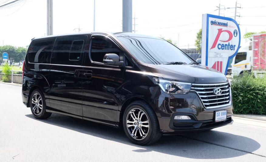 2019 HYUNDAI H-1 2.5 DELUXE TOP