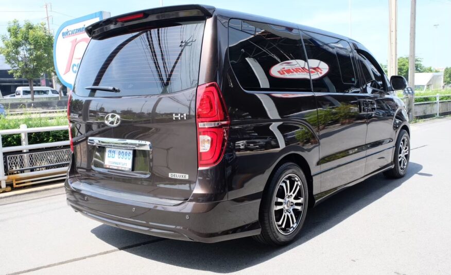 2019 HYUNDAI H-1 2.5 DELUXE TOP