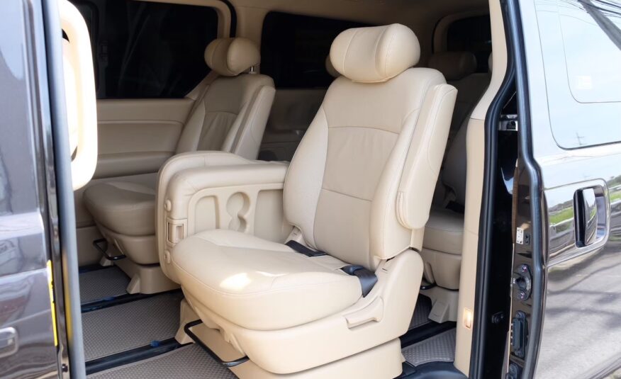 2019 HYUNDAI H-1 2.5 DELUXE TOP