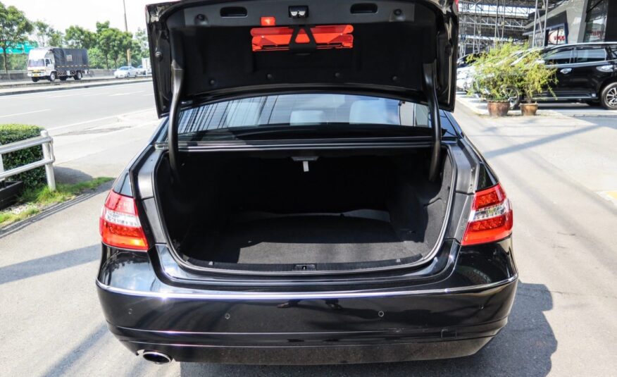 2011 BENZ E-CLASS, E250 1.8 CGI โฉม W212